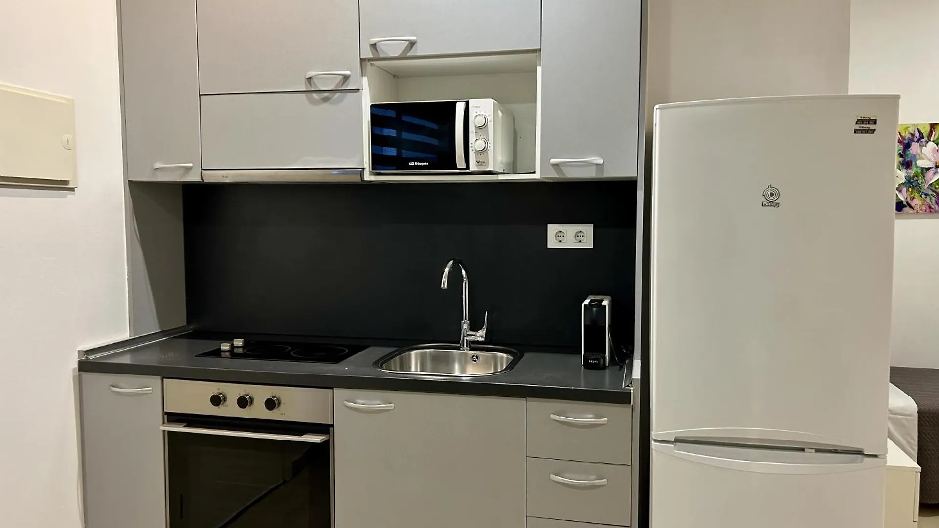 Apartahotel Baldiri Sant Boi de Llobregat 2*,