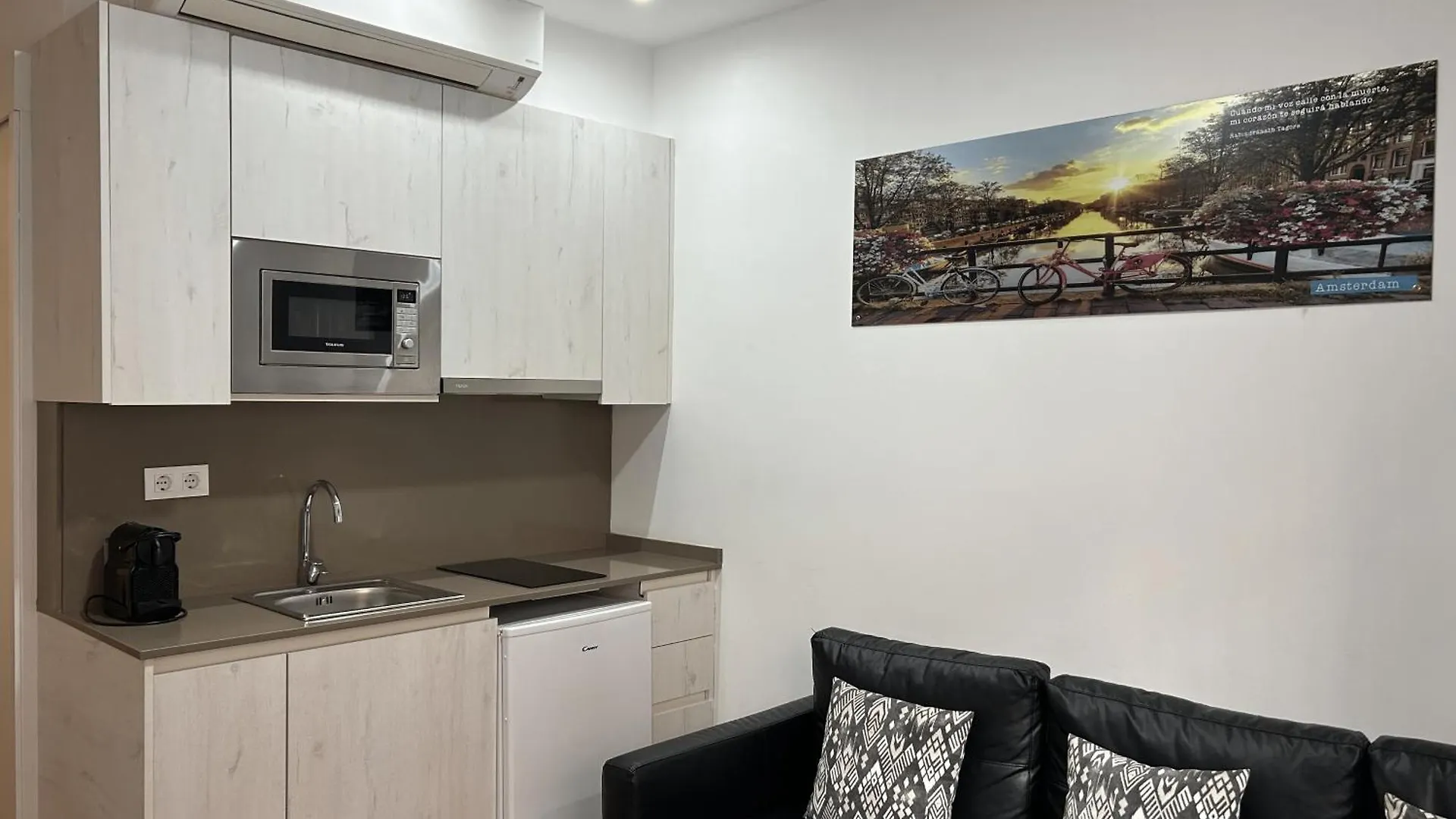 Apartahotel Baldiri Sant Boi de Llobregat 2*,