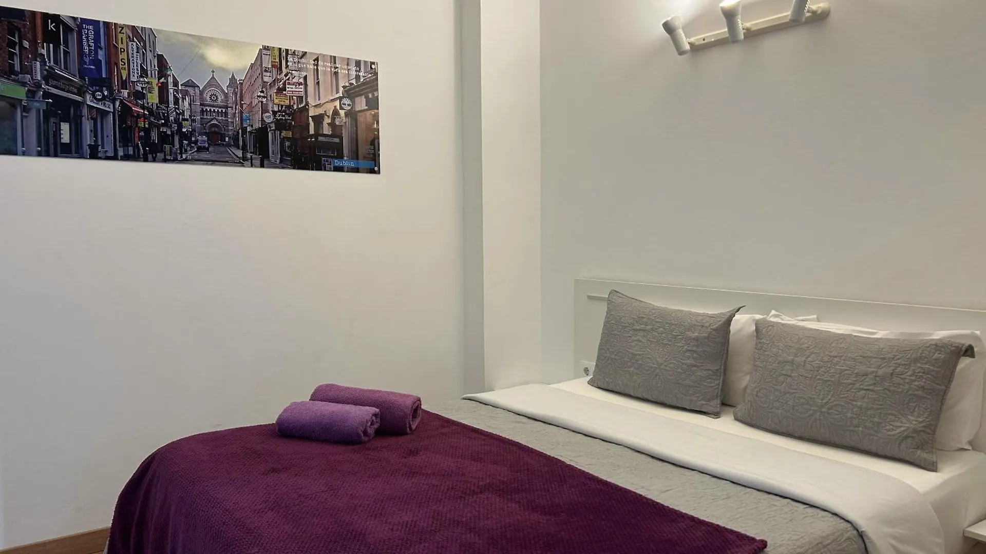 Apartahotel Baldiri Sant Boi de Llobregat 2*,